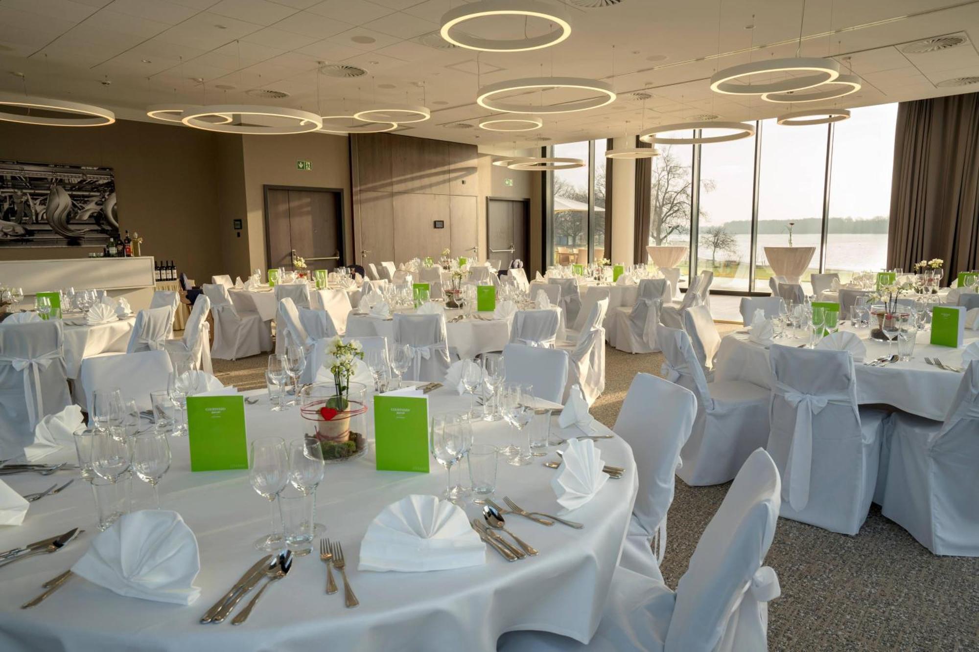 Courtyard By Marriott Hotel Wolfsburg