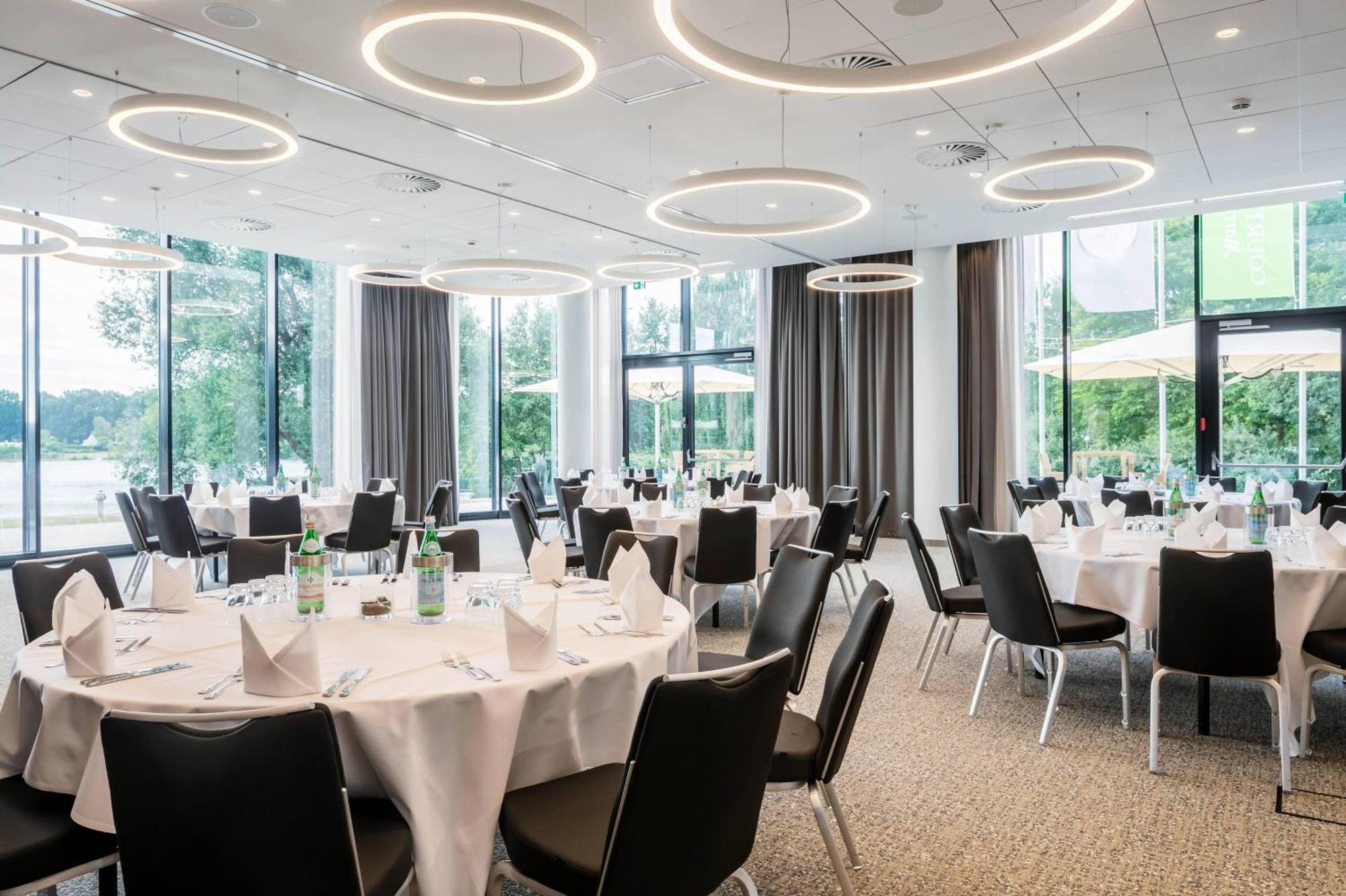 Courtyard By Marriott 4*