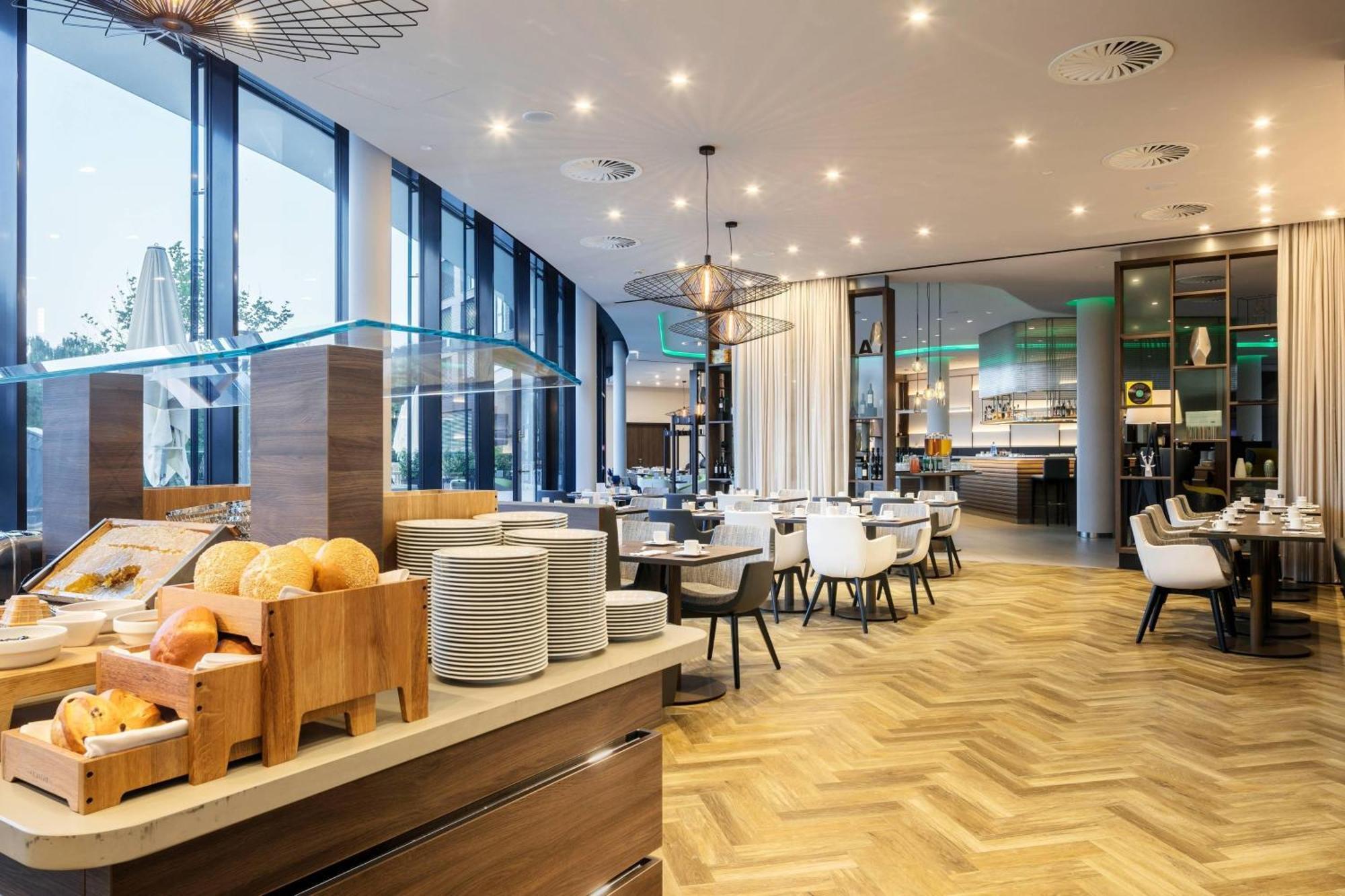 Courtyard By Marriott Hotel 4*